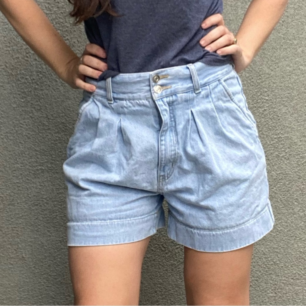 High waisted pleated Jean Shorts